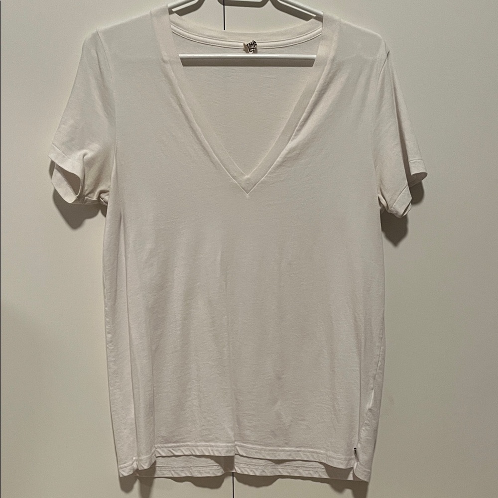 TNA Aritzia White Short Sleeve Tee